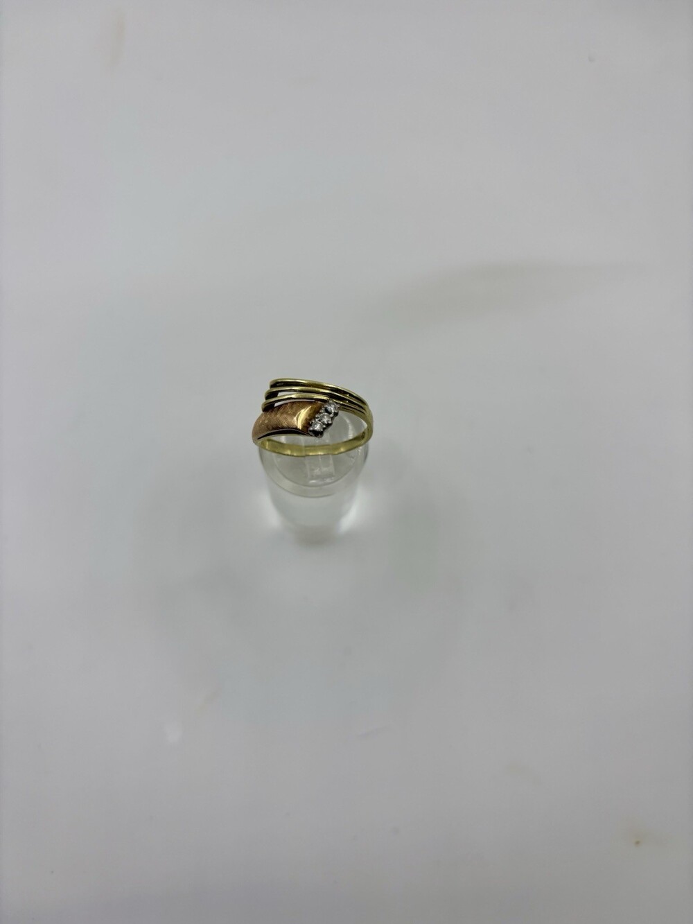 Vintage 14k Rose & Yellow Gold Size 7 Ring With Diamond Accents Weighing 3 Grams